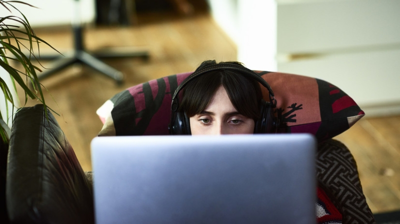 Депутат Гусев: законопроект о блогерах сможет дать им возможность регистрироваться как СМИ