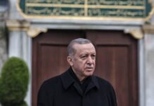 Эрдоган заявил, что по совету врачей отменил публичные выступления 26 апреля