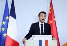 Французский политик Филиппо раскритиковал жест Макрона на фотографировании с Си Цзиньпином