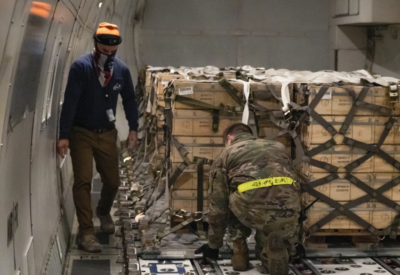 «Мы по уши в грязи»: в конгрессе США выступили против оружейных поставок киевскому режиму