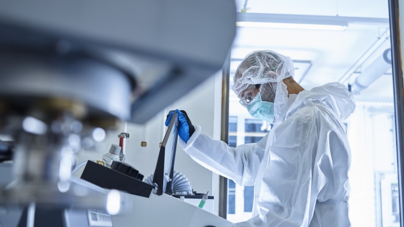 «Результат невнятной реакции мирового сообщества»: в МО заявили о возобновлении программы биолабораторий США на Украине