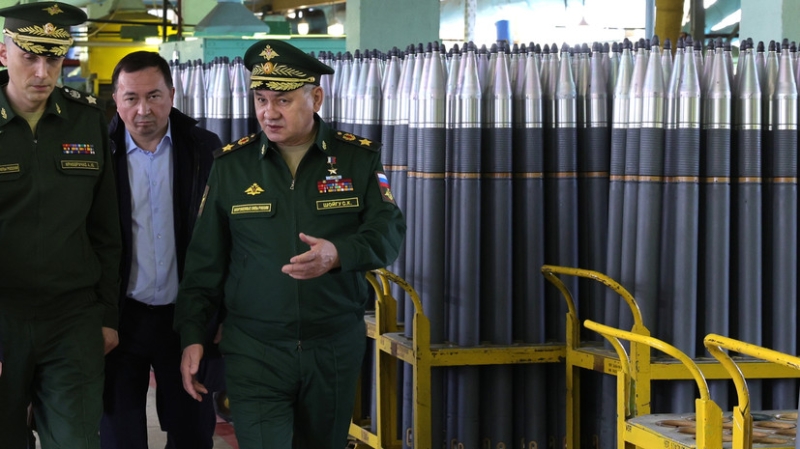 &laquo;За счёт расширения производственных мощностей&raquo;: Шойгу заявил о кратном росте выпуска боеприпасов