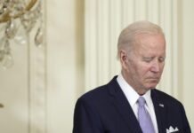 Домашняя работа: Байден отменил поездки в Австралию и Папуа — Новую Гвинею на фоне угрозы дефолта в США