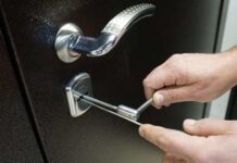 Как вскрыть двери и не повредить замок
