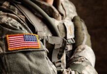 Губернатор Техаса заявил о необходимости 150 тысяч военных для защиты границы от мигрантов