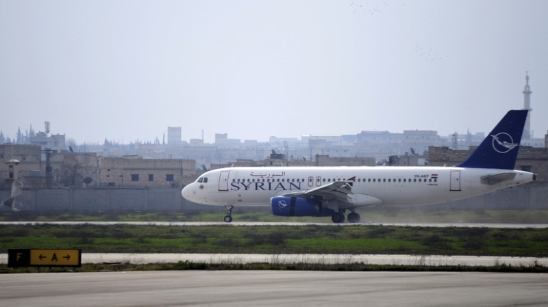 В ЦПВС сообщили, что ВПП аэропорта в Алеппо выведена из строя из-за удара Израиля