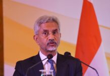 Глава МИД Индии поздравил Лаврова и российский народ с Днём России