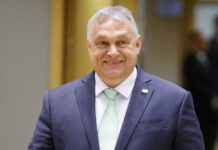 Орбан опубликовал мем с растерянным Траволтой из-за проблем с бюджетом ЕС