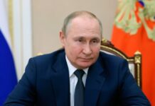 Путин подчеркнул, что Россия спокойно и ритмично преодолеет все трудности