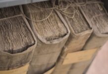 Сокровища столицы: в Главархиве Москвы рассказали о хранящихся в фондах самых древних и ценных документах