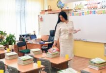 В России призвали разработать патриотические рекомендации по внешнему виду школьных товаров