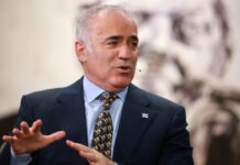 «Почувствовал, куда дует ветер»: как Каспаров получил $644 тыс. на спасение американской демократии