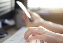 В Госдуме предложили расширить правила маркировки видео иностранных агентов