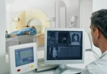 Врач Астраханцев: мужчины в России более подвержены раку трахеи, бронхов и лёгкого