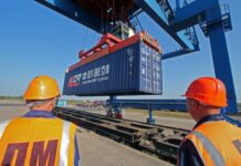 С увеличением расчётов в нацвалютах: с начала 2023 года товарооборот России и Китая вырос почти на 37%