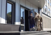 Содействовала украинским вооружённым формированиям: в ЛНР задержали передававшую на Украину данные о ВС РФ женщину