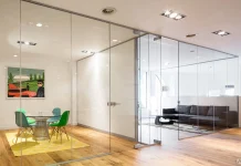 Перегородки из стекла: Эстетика и практичность в интерьере от «ЭлитСтекло»