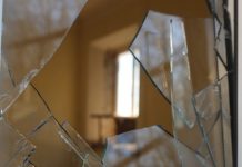 Многоквартирный дом получил повреждения при атаке беспилотников ВСУ на Белгород