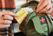 Терапевт Стольная дала советы, как собрать аптечку при выезде на природу