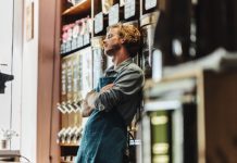 Постоянный стресс, усталость и болезни названы сигналами для смены работы