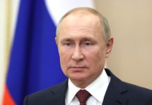 Путин возложил цветы к Могиле Неизвестного Солдата