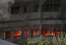 В горящем здании в подмосковном Фрязине произошло обрушение конструкций