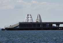 В очереди перед Крымским мостом стоит 152 машины