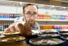 Надпись о вреде на энергетиках предлагают увеличить в размере