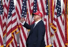 «Выглядит более предпочтительно»: как изменилось положение Трампа в рейтингах после дебатов с Байденом