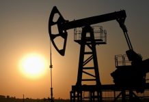 Выше западного потолка: российская нефть Urals уже ровно год стабильно продаётся дороже $60 за баррель