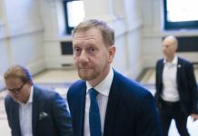 Премьер Саксонии высказался за прекращение военной помощи Украине