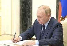 Песков: Байден перед выборами президента 2012 года пытался повлиять на Путина