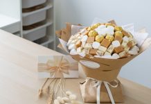 В Роскачестве дали советы по выбору сладких букетов в подарок к 8 Марта