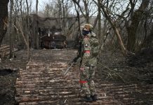 «Сплошная катастрофа для Украины»: как в Киеве пытаются оправдать отступление ВСУ в Курской области