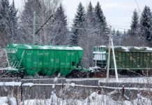 В Амурской области произошло столкновение двух грузовых поездов