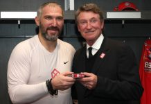 «Нечто особенное»: Овечкин переписал рекорд Гретцки по голам в НХЛ и посвятил его покойному отцу