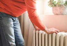 Россиянам дали советы в случае подачи тепла после окончания сезона отопления