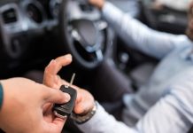 Специалист Ананьев назвал тревожный сигнал при покупке авто с пробегом