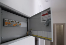 Россиянам назвали три параметра для проверки перед отключением электричества