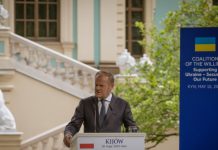 Туск заявил, что готов закрыть границу с Германией