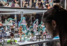 В России призвали провести проверку игрушек в стиле аниме в непристойных позах