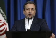 Аракчи предупредил об ответе Тегерана в случае участия США в ударах по Ирану