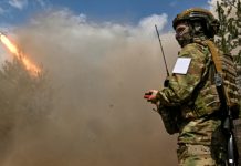 По военным предприятиям, аэродромам и складам: ВС РФ нанесли групповой удар по объектам ВПК Украины