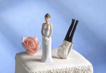 Депутат Лантратова предложила снизить пошлины за смену документов после брака