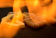 Химик Панов назвал лекарства, которые становятся опасными в жару