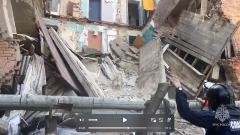 Мэр: семеро жителей частично обрушившегося дома в Астрахани обратились в ПВР