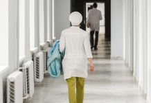 Минздрав: каждая пятая медсестра в России увольняется в первый год работы