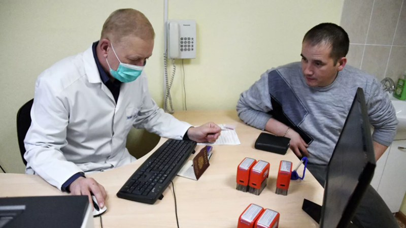 «Переходит в электронный формат»: в России введут новые правила прохождения медкомиссии для водителей