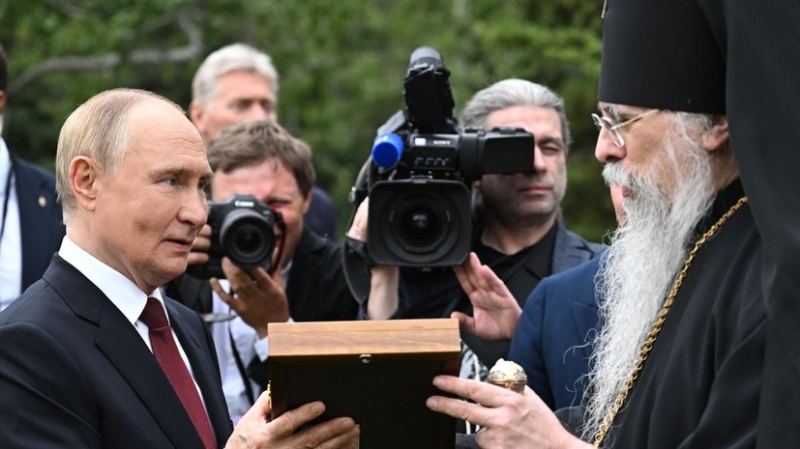 Архиепископ Алексий извинился за встречу с Путиным на Аляске в США