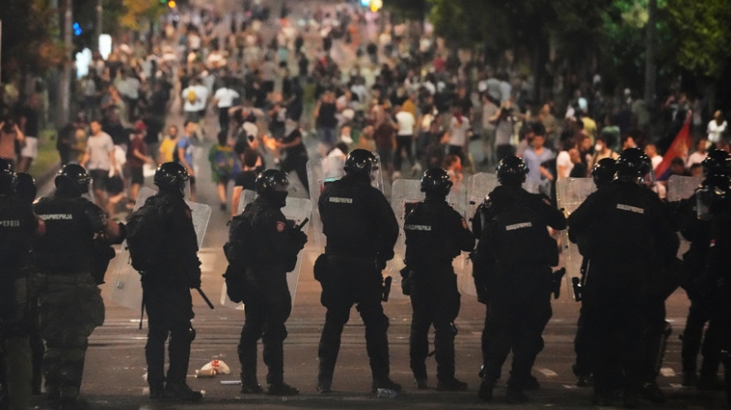 «Давление идёт извне»: что может стоять за протестами в Сербии